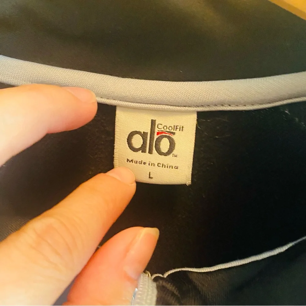 ALO Yoga CoolFit Women's Kata Performance Jacket black gray running zip athletic - Picture 4 of 7